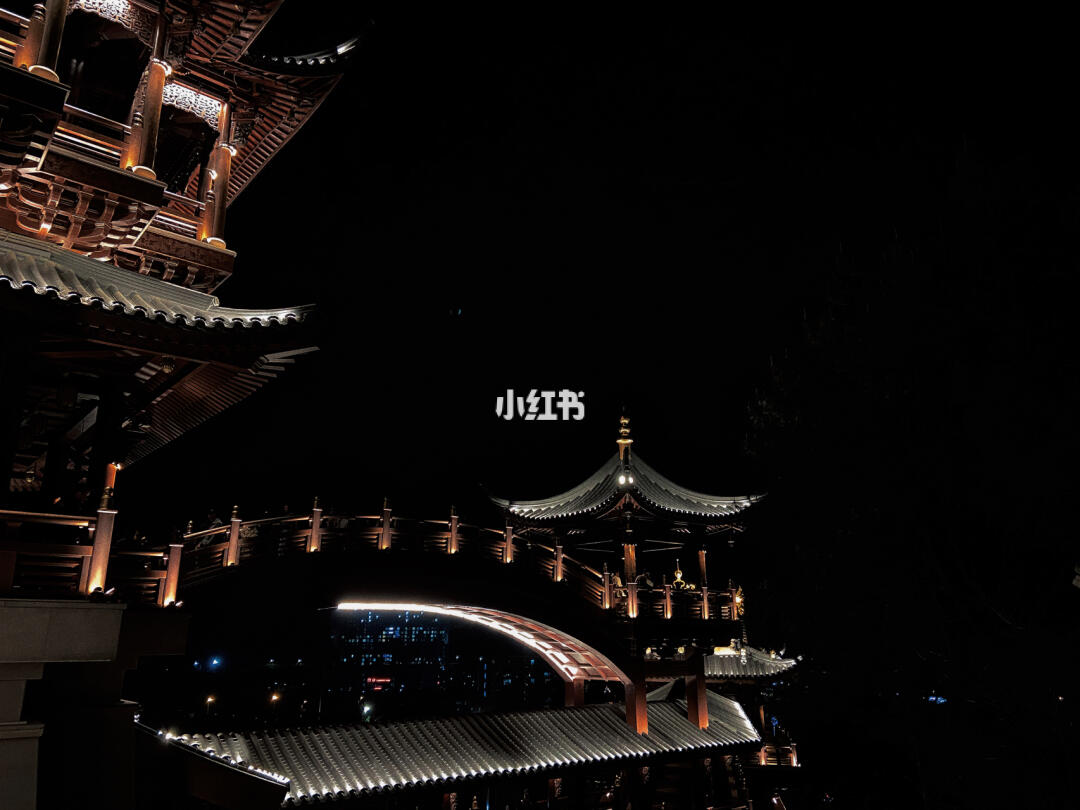 义乌鸡鸣阁 夜色中的摄影胜地